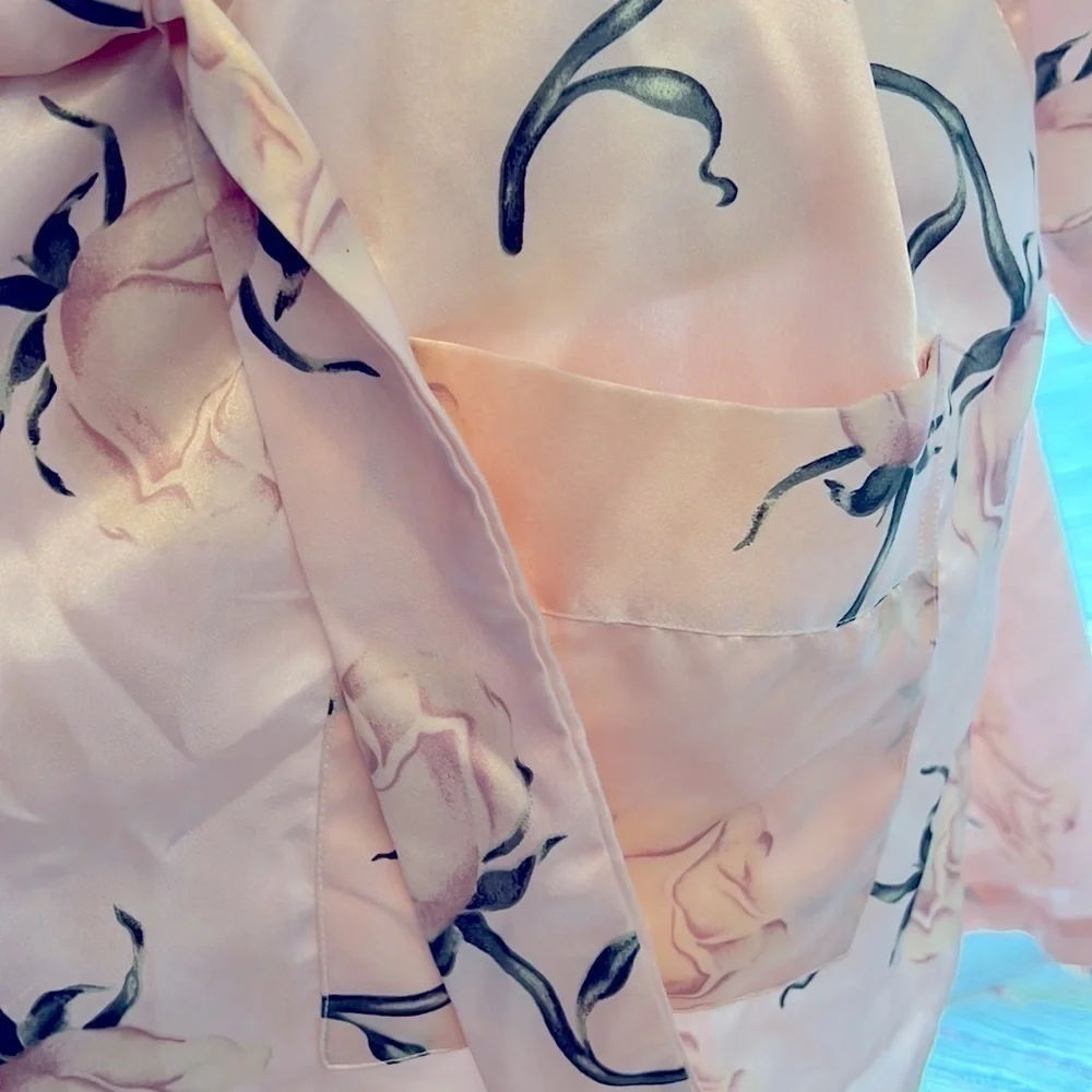 Opulent Pink Floral Rose Kimono Sytle Satiny Wrap Robe OS